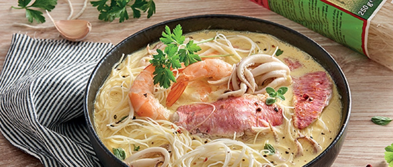 Zuppetta di pesce con latte di cocco e zafferano